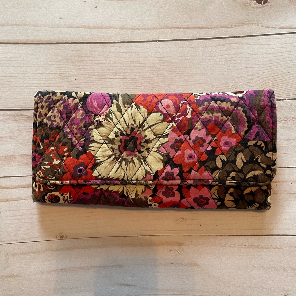 EUC- Vera Bradley trifold wallet